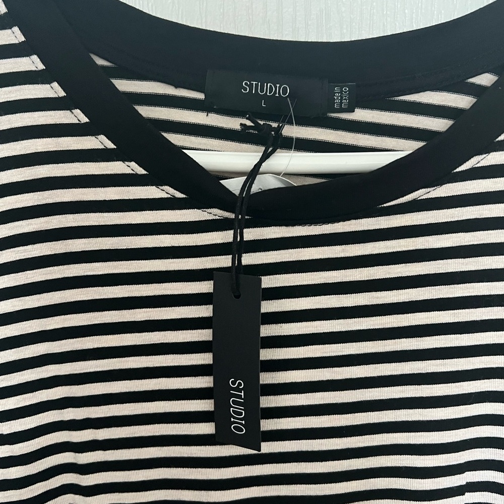 Studio Monochrome Striped Tee. Waist length. Chic and super comfortable. Soft. - Picture 12 of 14